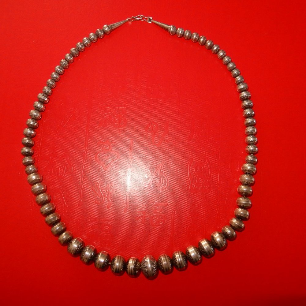 NAVAJO Graduated STERLING SILVER Beaded Necklace - Picture 11 of 11